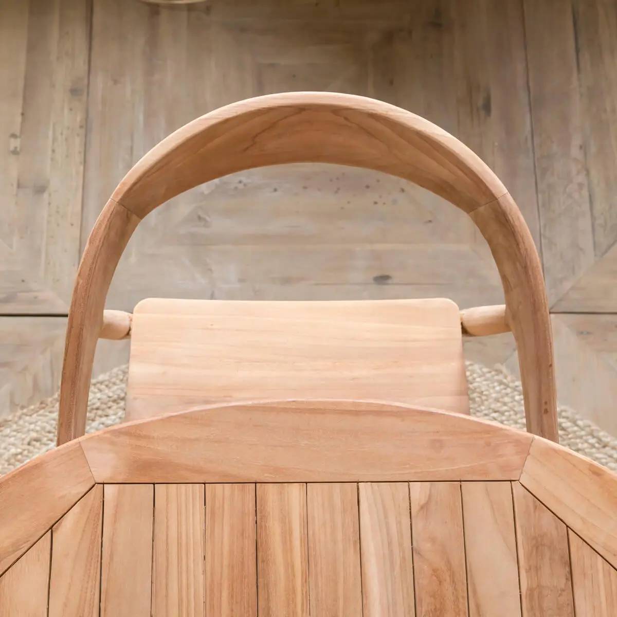 Meuble en bois de teck