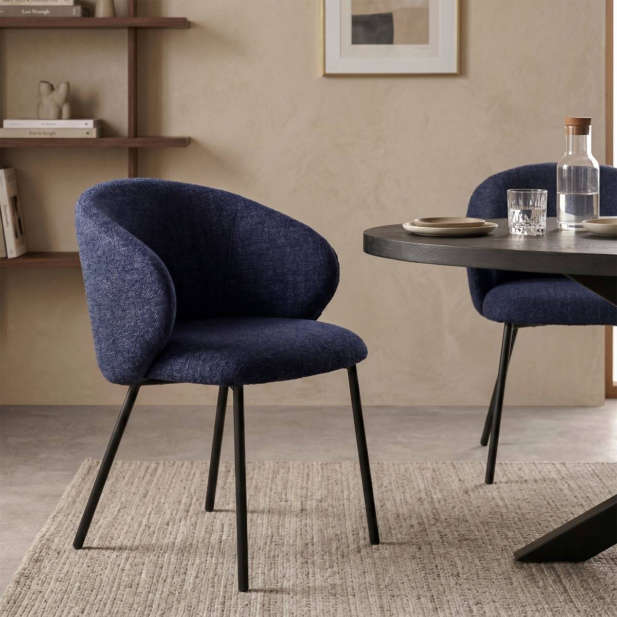 Chaise avec accoudoirs ronds en tissu bleu et pieds en métal Cléa (lot de 2)
