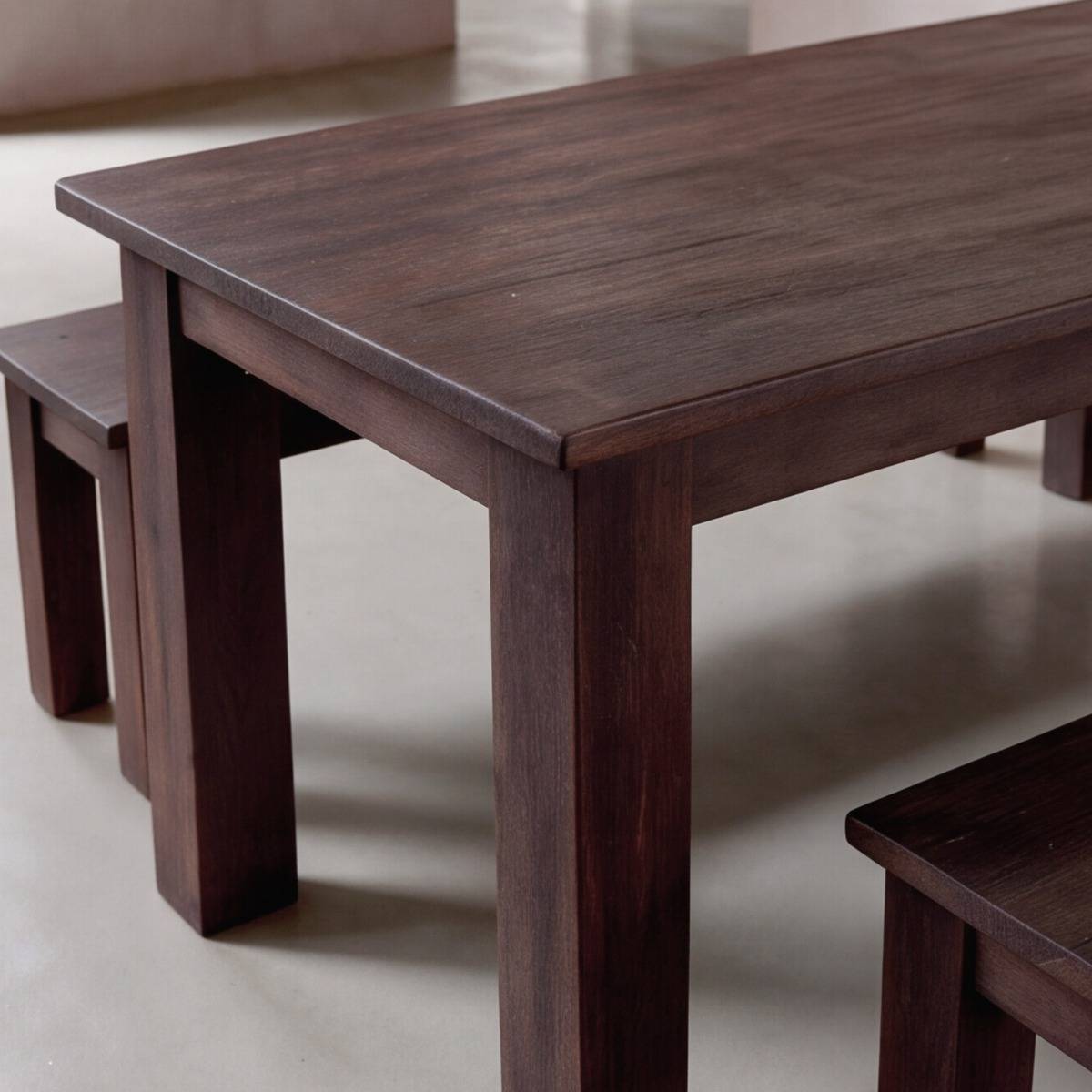 Table à manger + 2 bancs en bois recyclé Indra