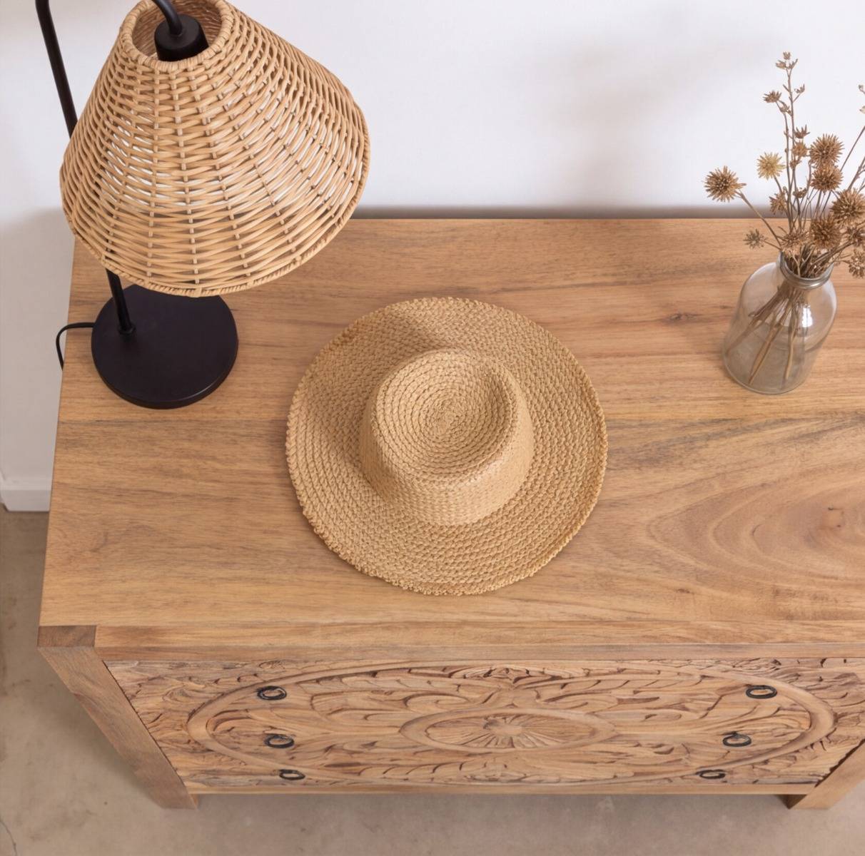 Commode sculpté en bois de manguier Courtney