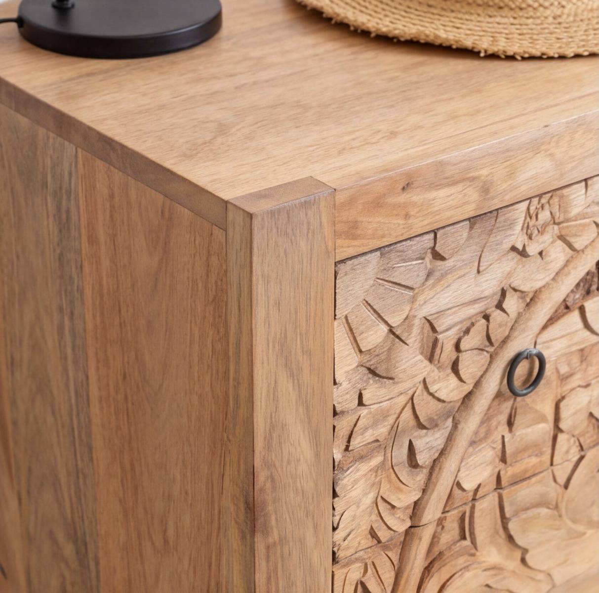 Commode sculpté en bois de manguier Courtney