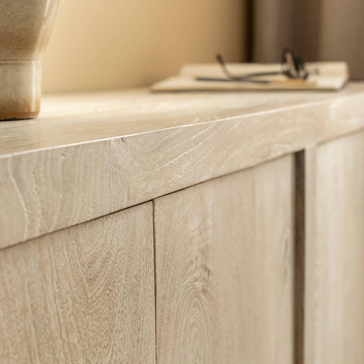 Buffet 4 portes en bois de manguier blanchi Alison