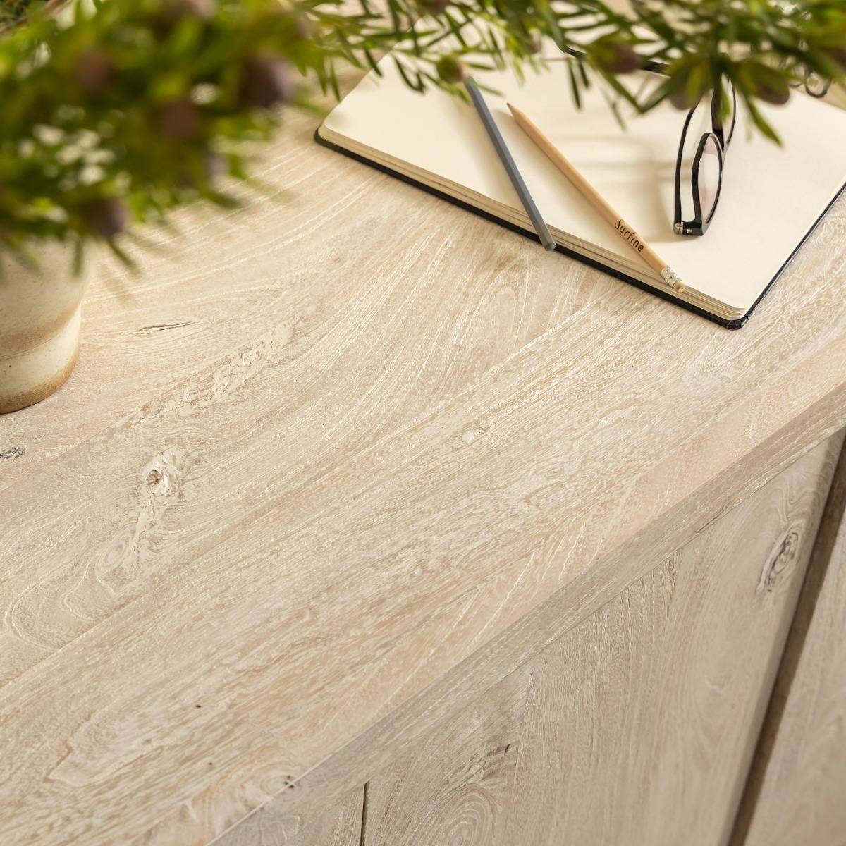 Buffet 4 portes en bois de manguier blanchi Alison