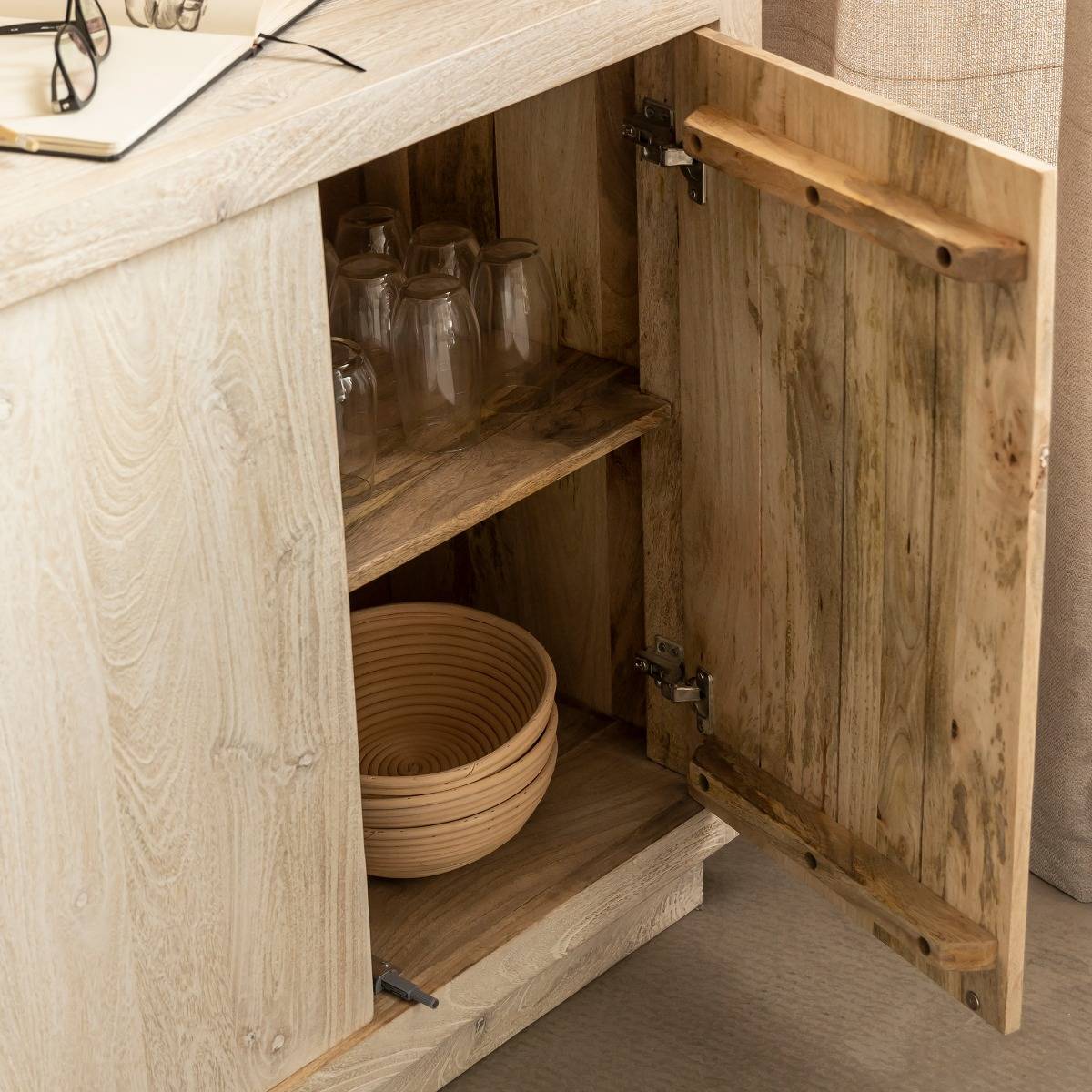 Buffet 4 portes en bois de manguier blanchi Alison