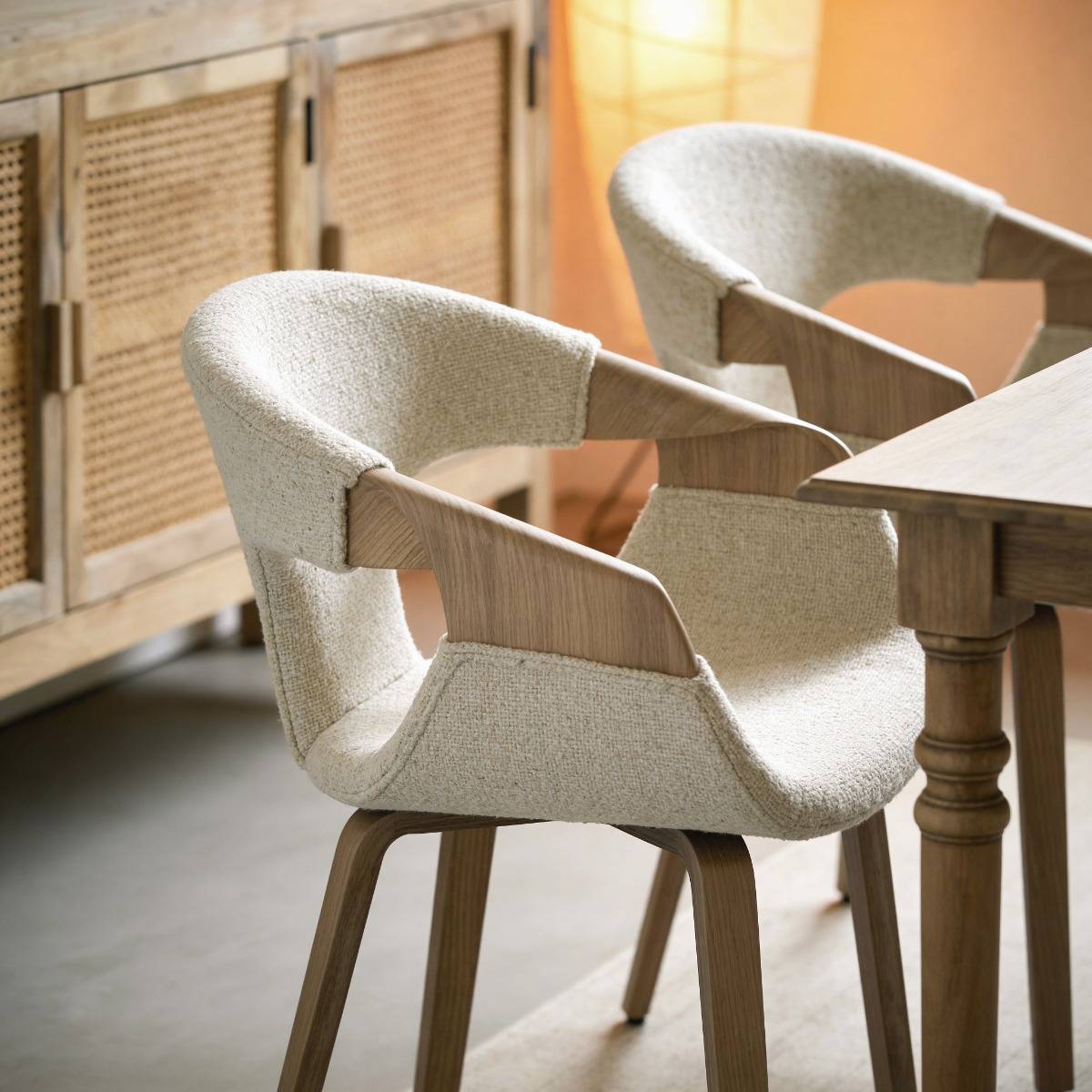 Chaise arrondie en bois de sapin et tissu écru Miriya (lot de 2)