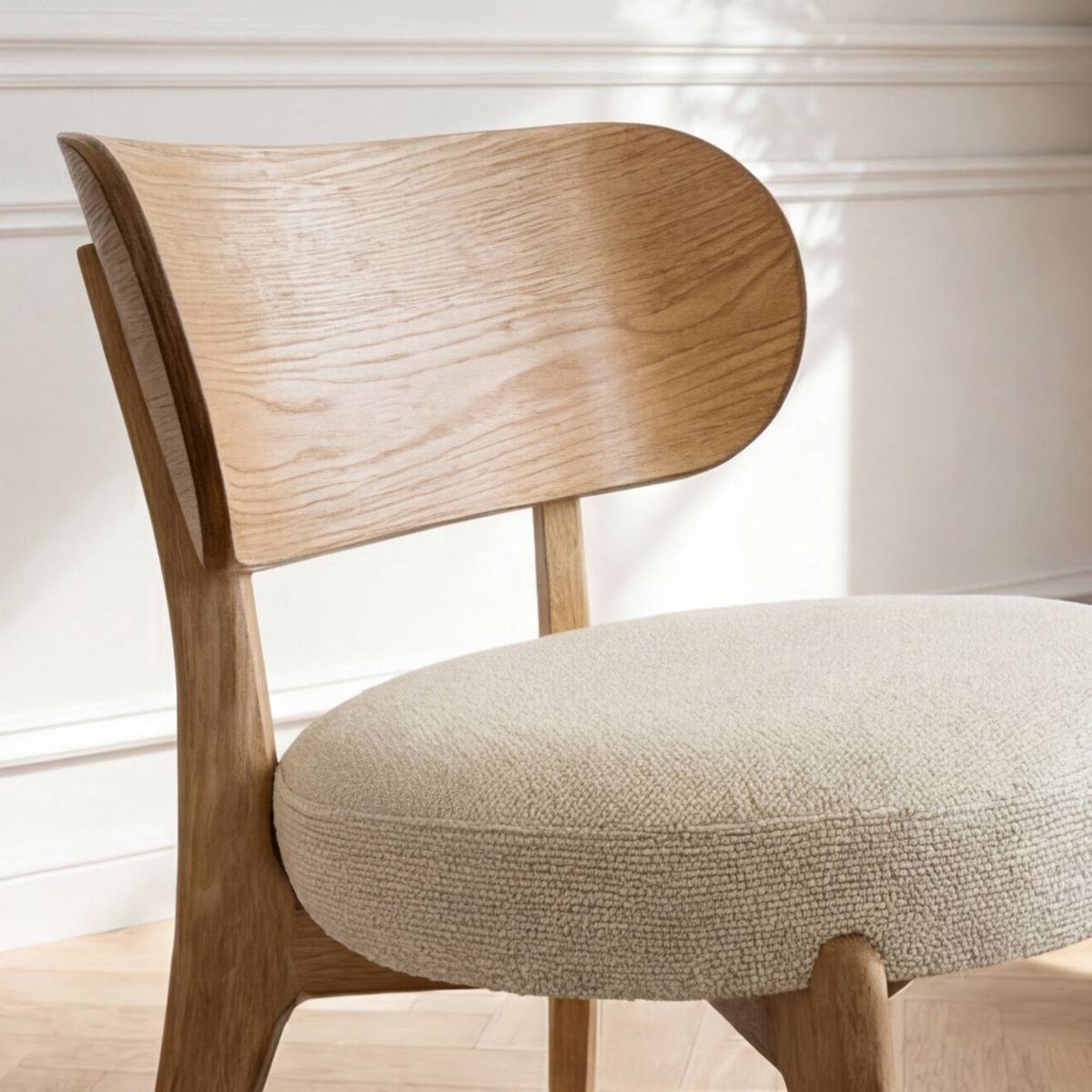 Fauteuil en bois de sapin et tissu écru Serelia