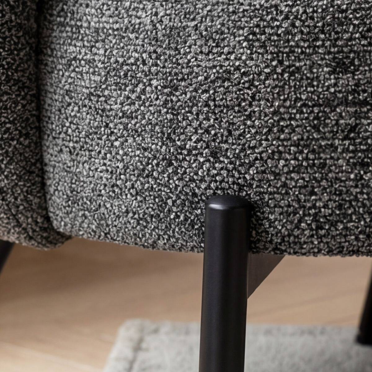 Fauteuil en tissu gris anthracite et pieds en métal Erya