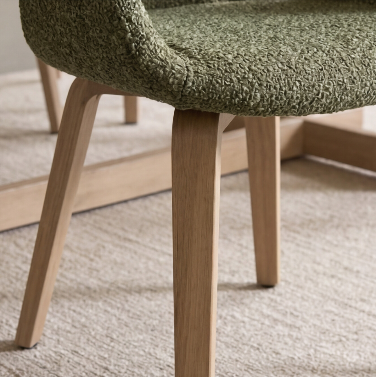 Chaise arrondie en bois de sapin et tissu vert Miriya (lot de 2)