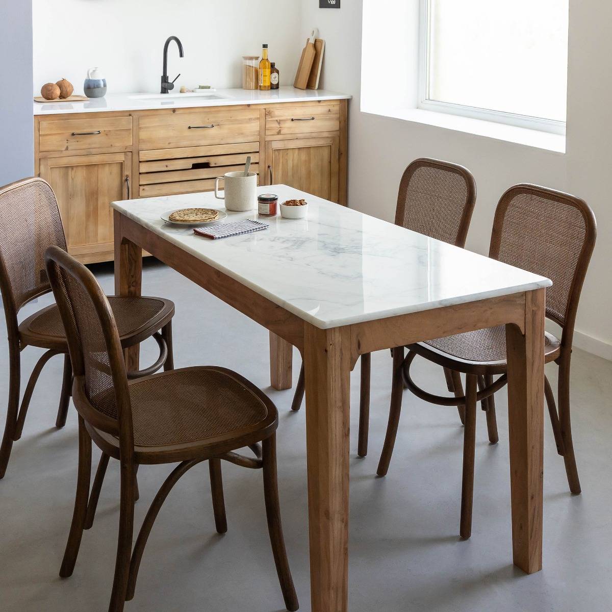 Table à manger en bois de manguier Arthuro