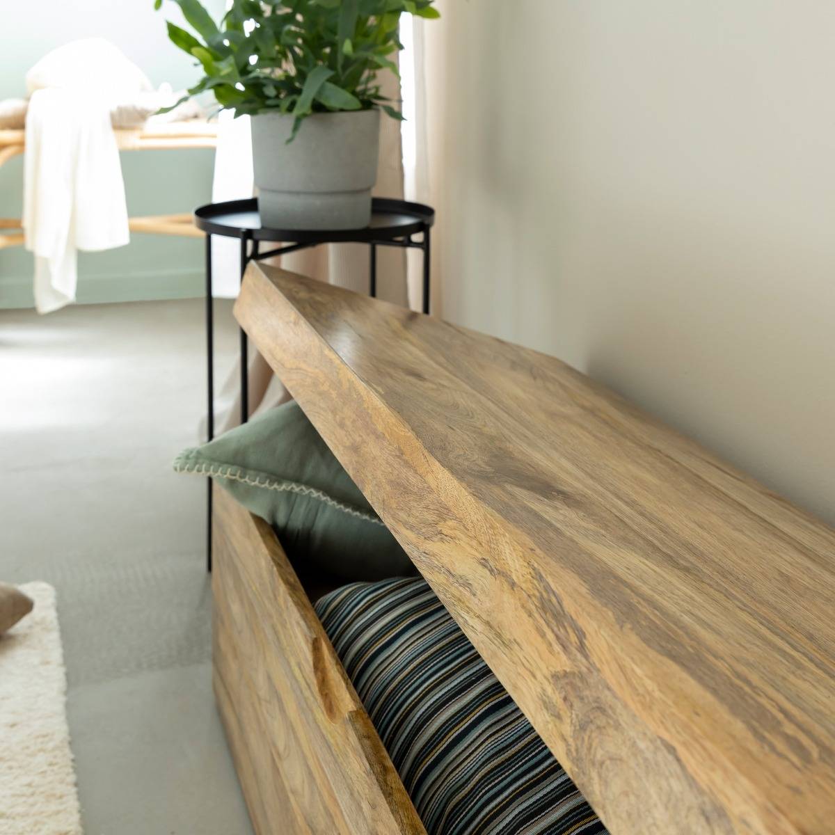 Coffre banc en bois de manguier clair Babeth