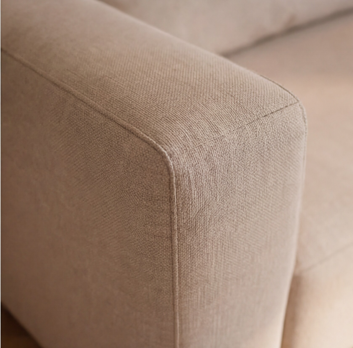 Canapé en tissu beige Solyne