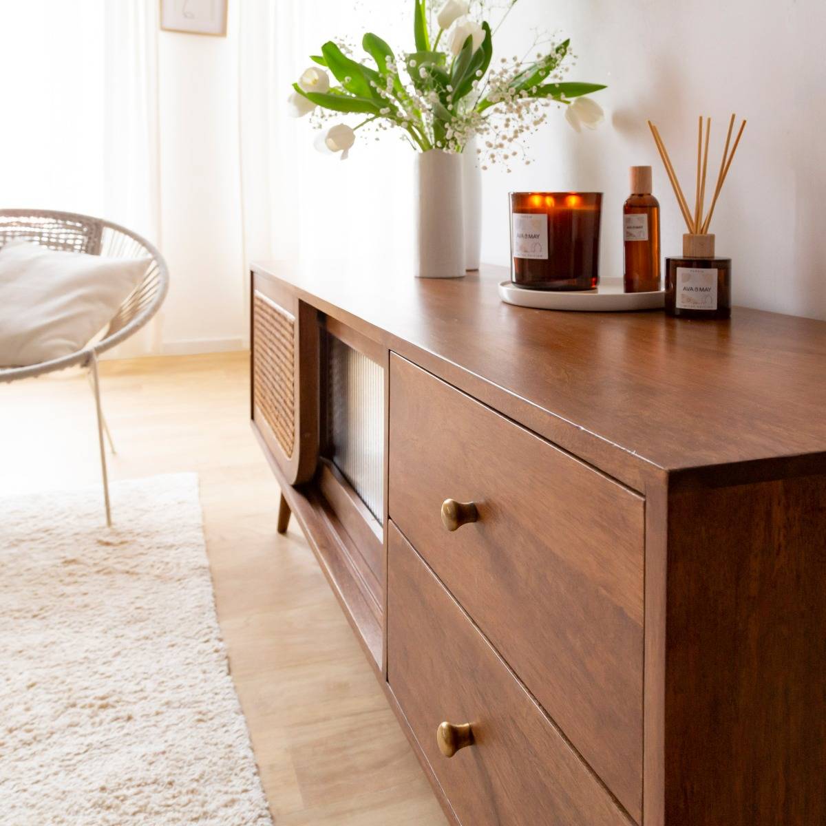 Meuble TV Bois 150 Cm Avec Portes Cannage - 4 Compartiments, Style Bohème, Pieds Massifs