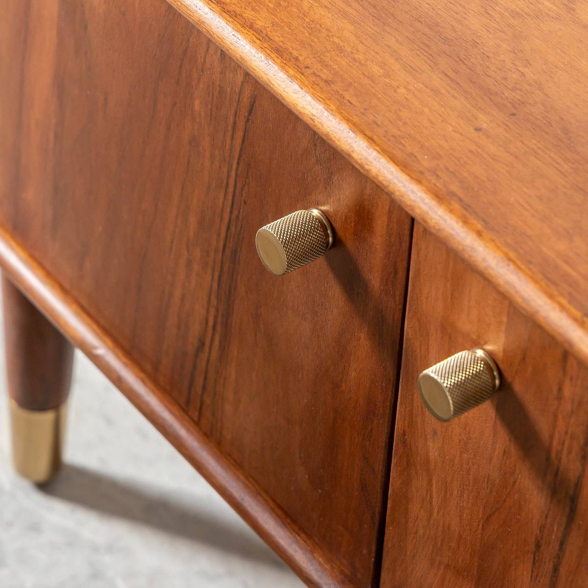Meuble TV 2 portes en bois d'acacia Emiel