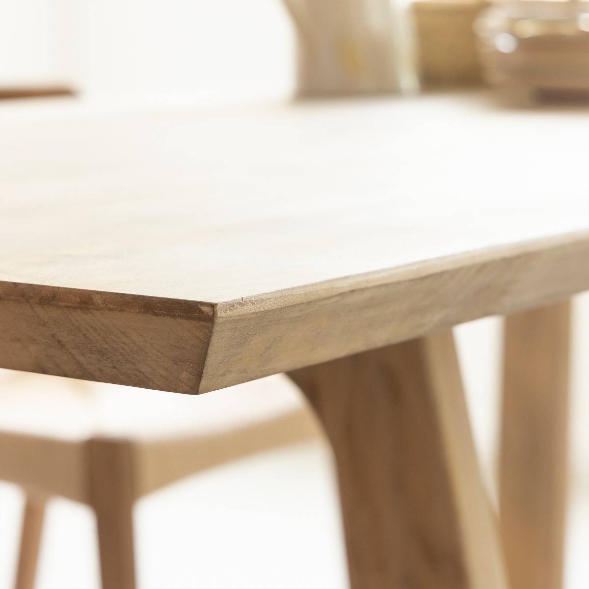 Table à manger en bois de manguier Anastasia