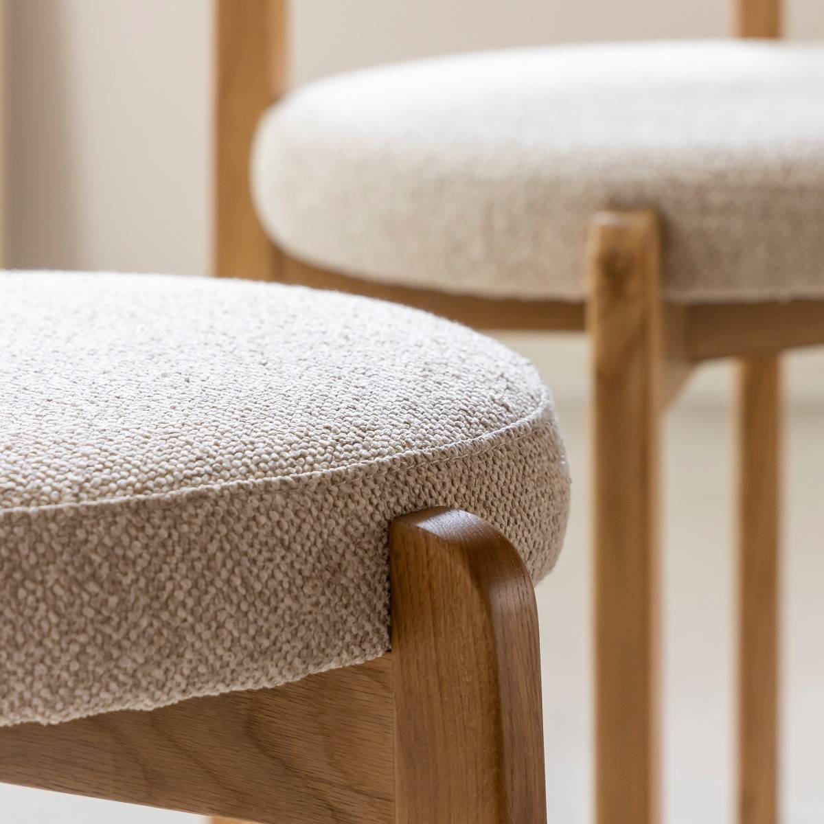 Chaise en bois de orme et tissu bouclette gris Aline (lot de 2)