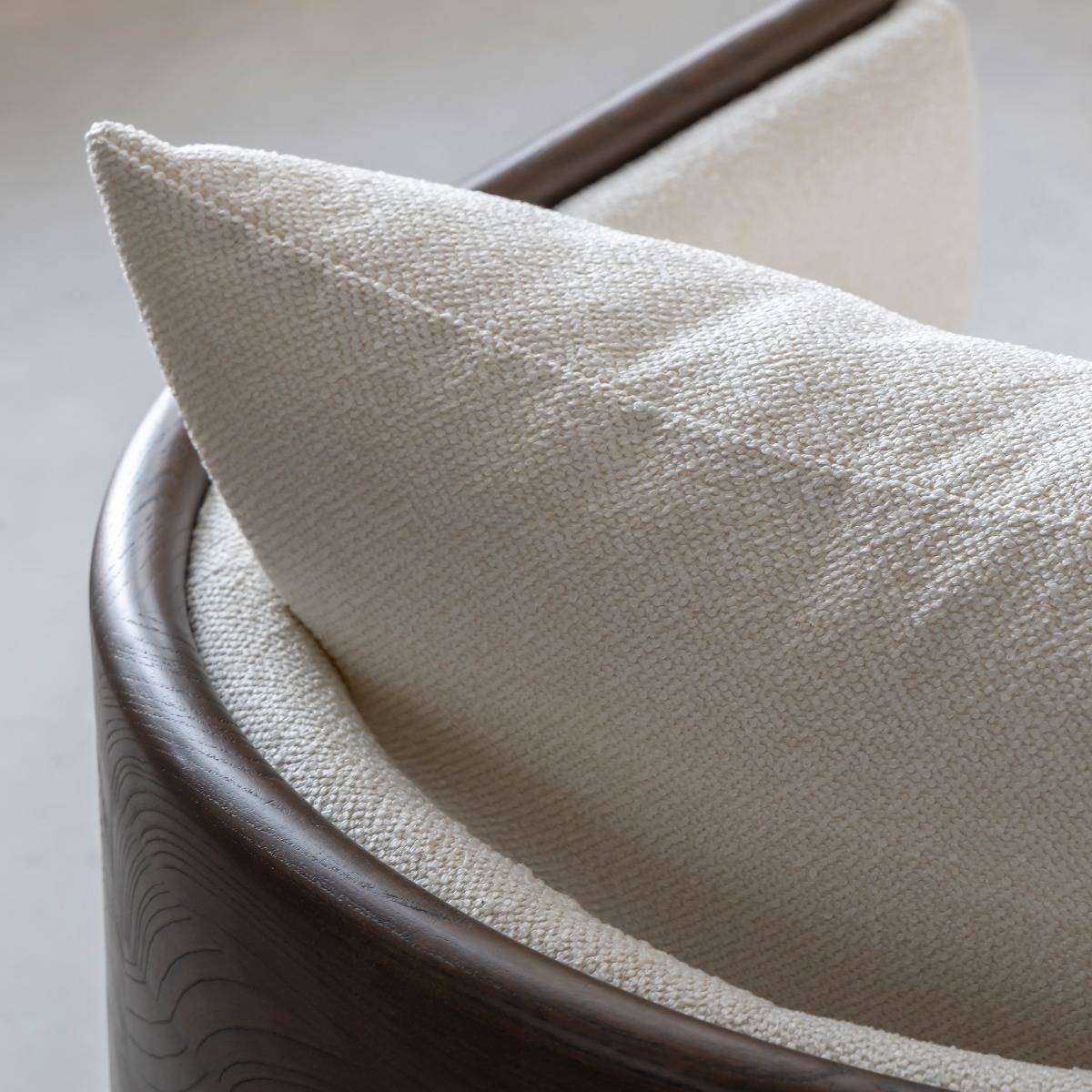 Fauteuil en bois d'orme et tissu écru Yséon