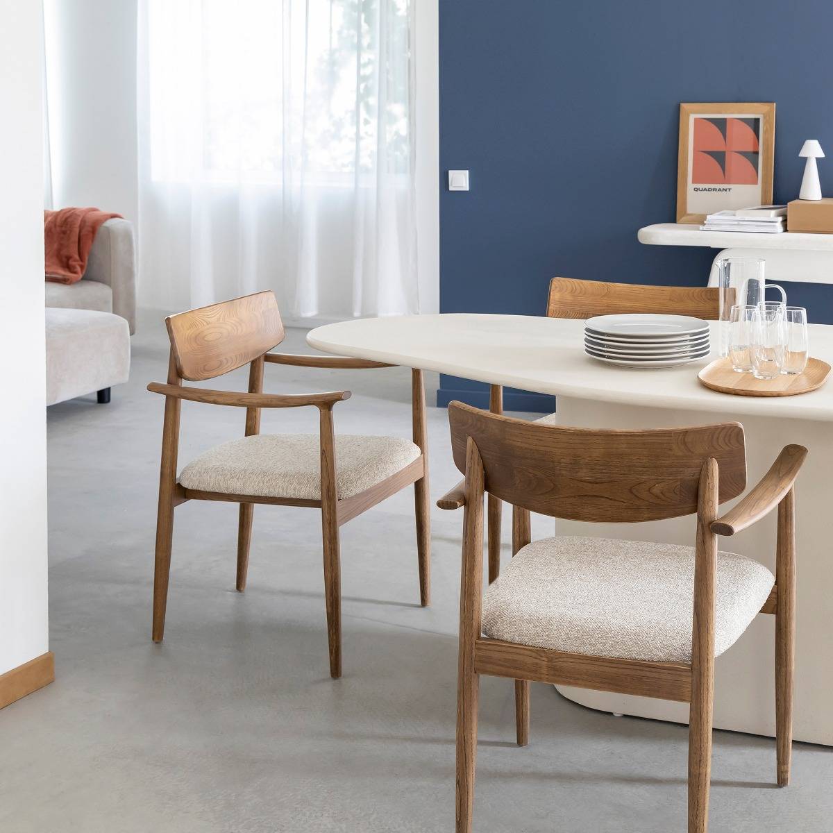 Chaise en bois d'orme et tissu Calyra