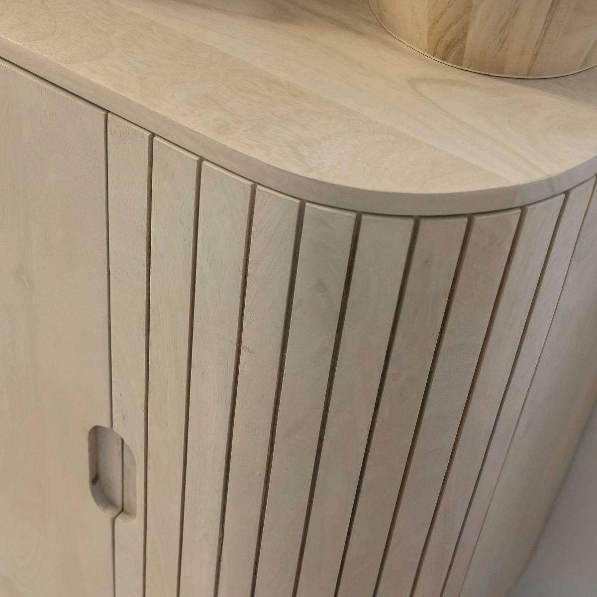 Colonne en bois de manguier Yoni