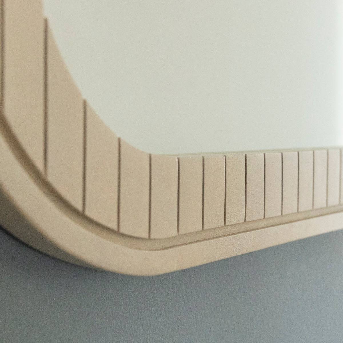 Miroir en bois de manguier Yoni