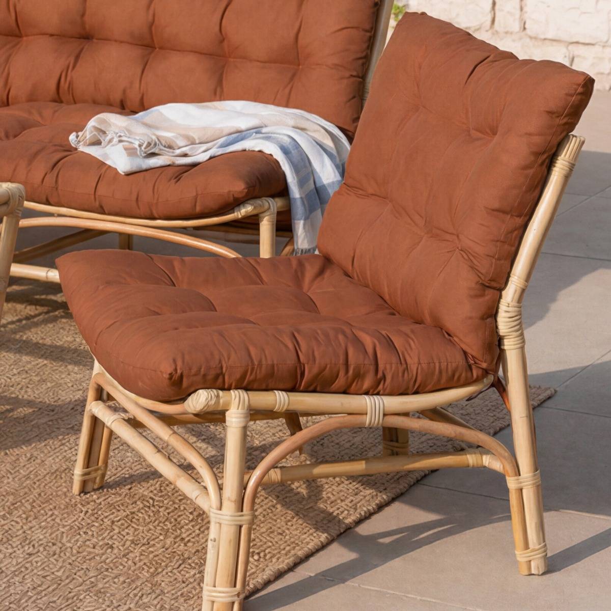 Salon de jardin en rotin avec coussins terracotta Rattan