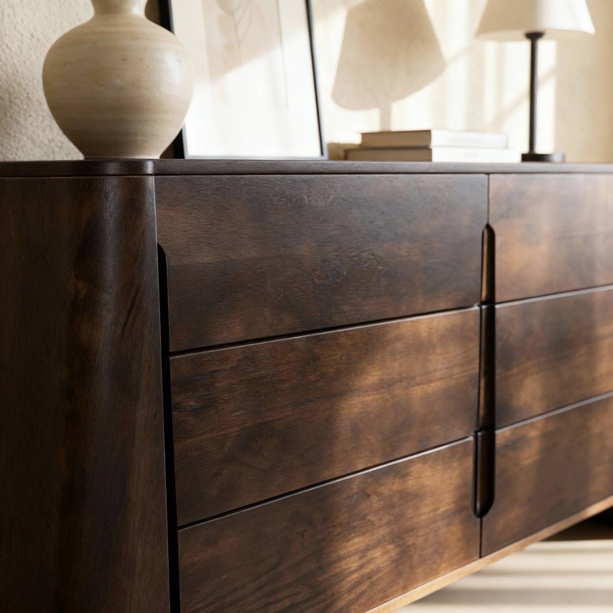 Commode en bois de manguier foncé Liriel