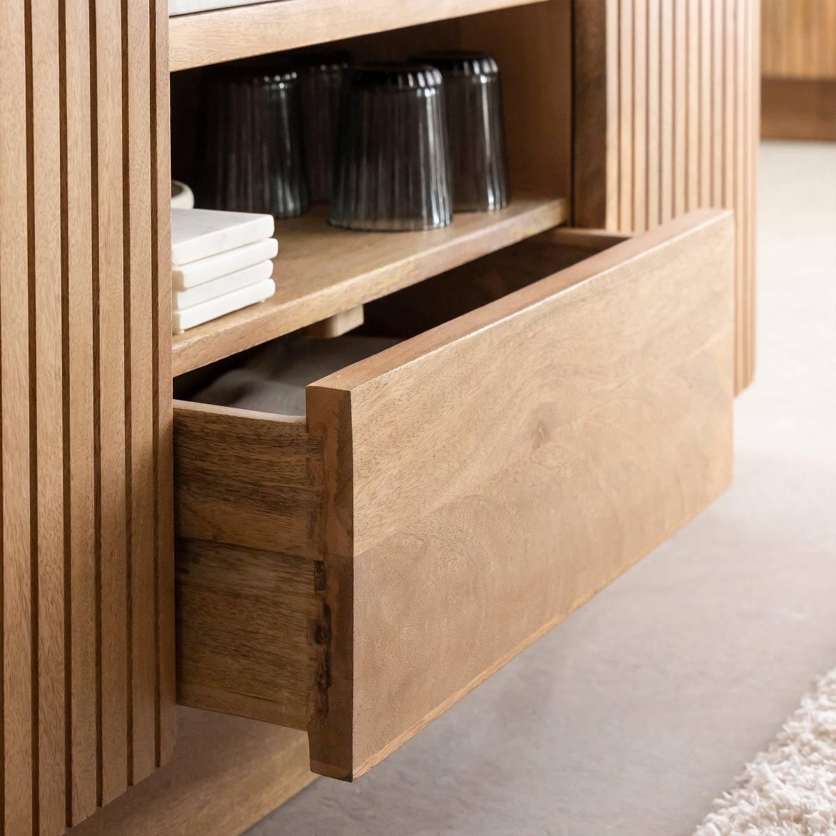 Meuble TV en bois de manguier et marbre Adler