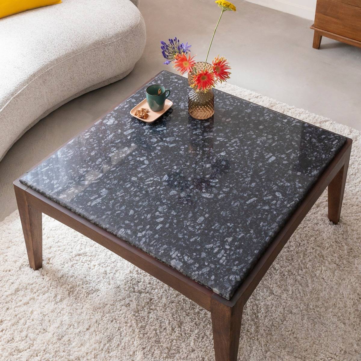 Table basse carrée en bois de manguier et marbre noir Ilithe