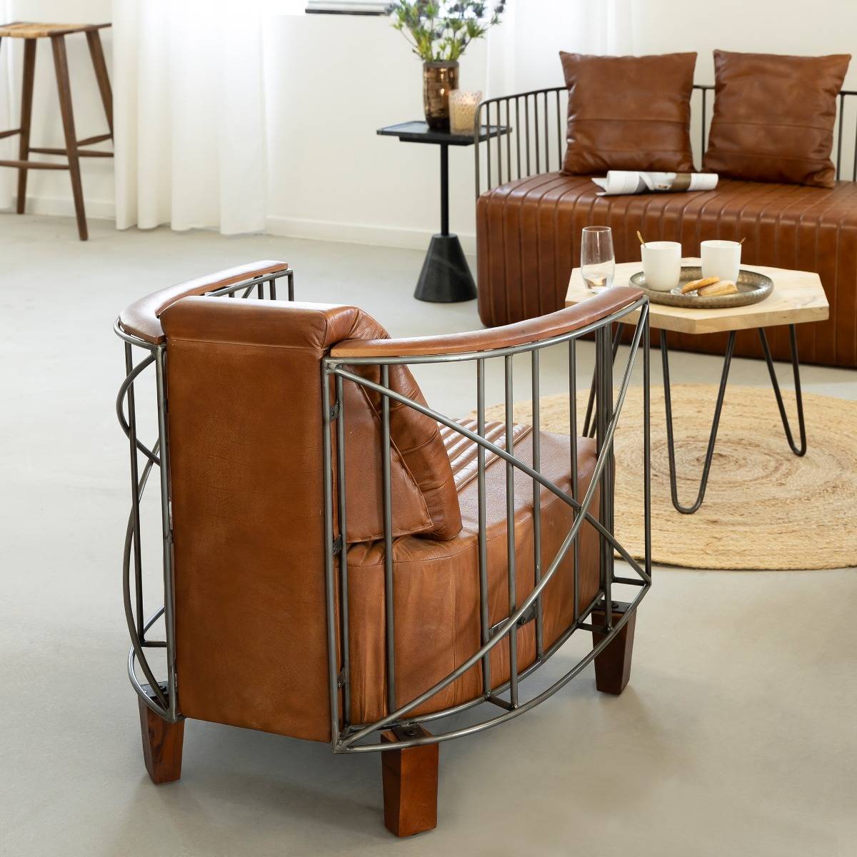 Fauteuil style aviateur en cuir marron et métal Zora