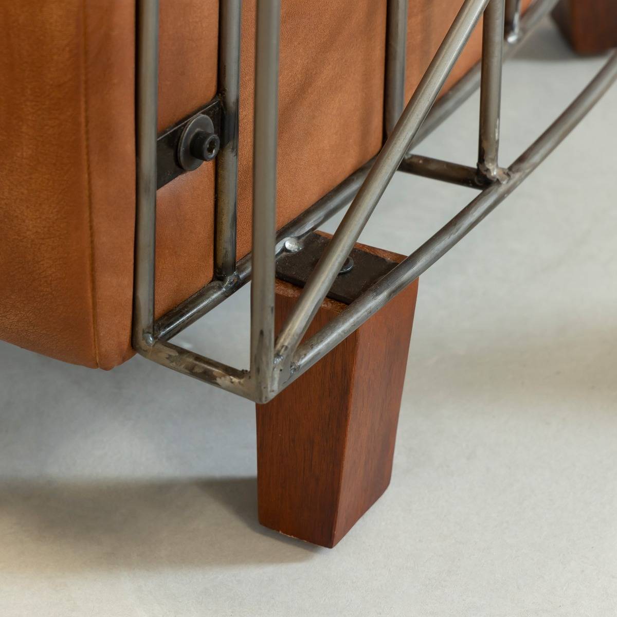 Fauteuil style aviateur en cuir marron et métal Zora