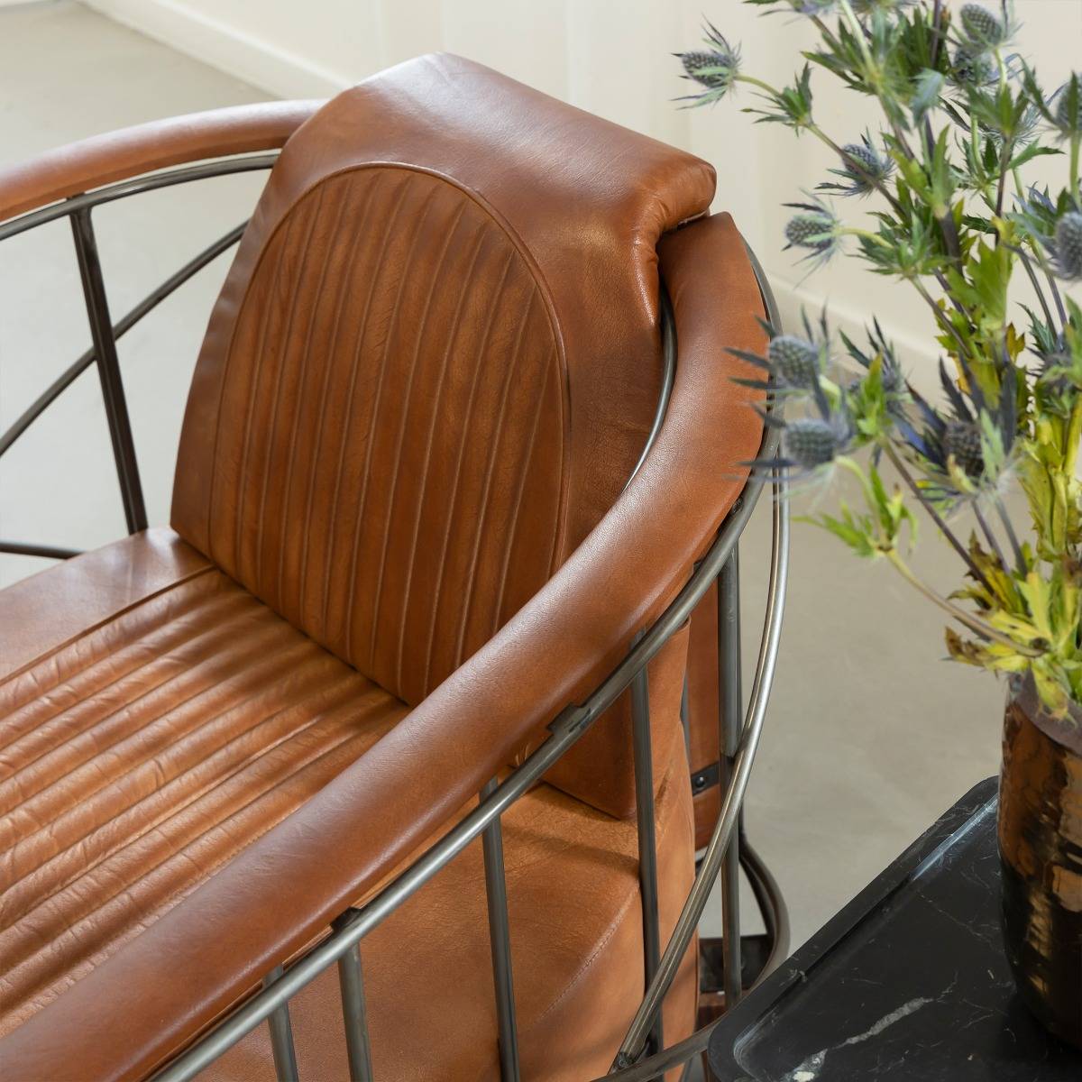 Fauteuil style aviateur en cuir marron et métal Zora