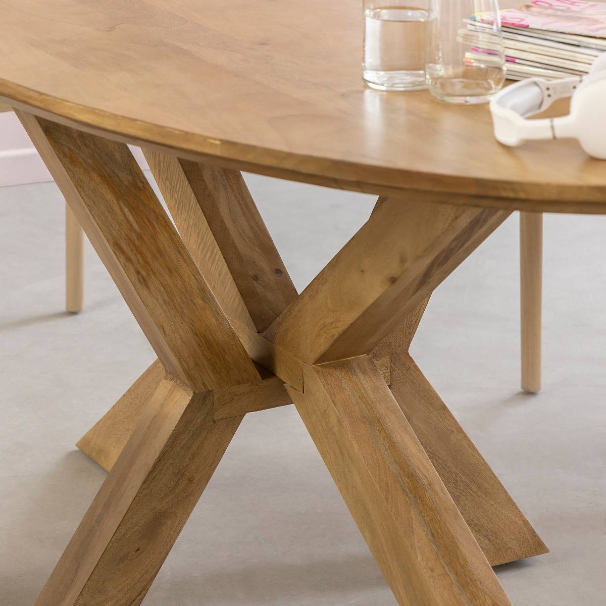 Table à manger ovale en bois de manguier Maloé