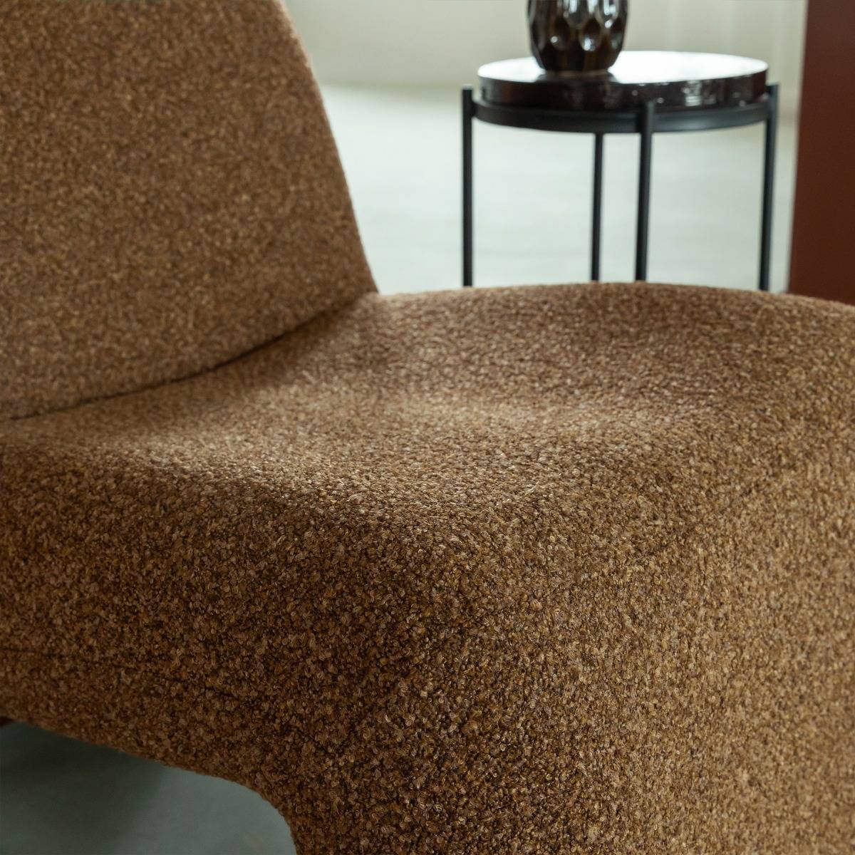 Fauteuil en tissu bouclette marron Ludovic