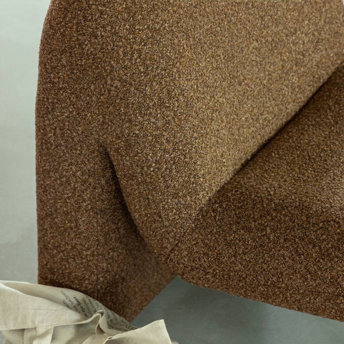 Fauteuil en tissu bouclette marron Ludovic