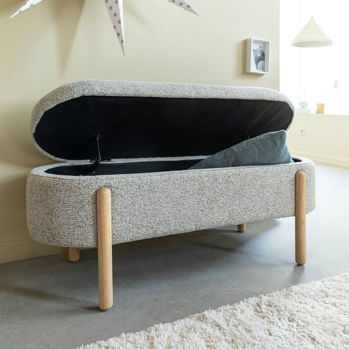 Banc en bois de pin et tissu bouclette gris clair Calya