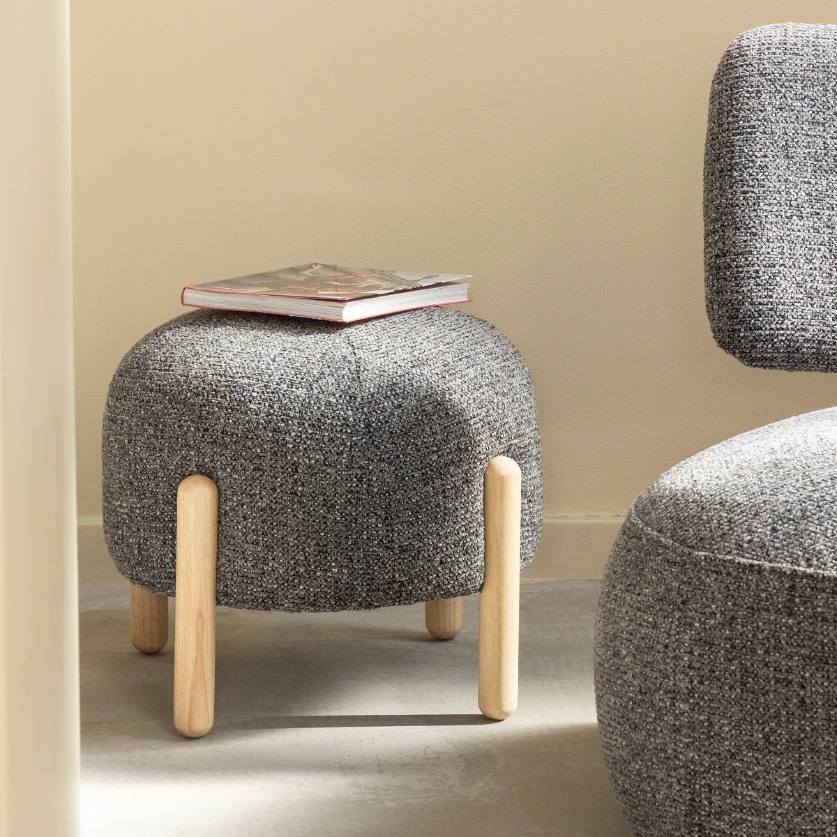 Petit tabouret en tissu bouclette gris foncé Calya