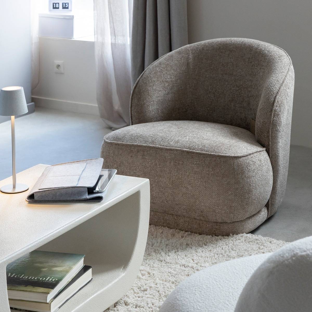 Fauteuil en tissu taupe Travis