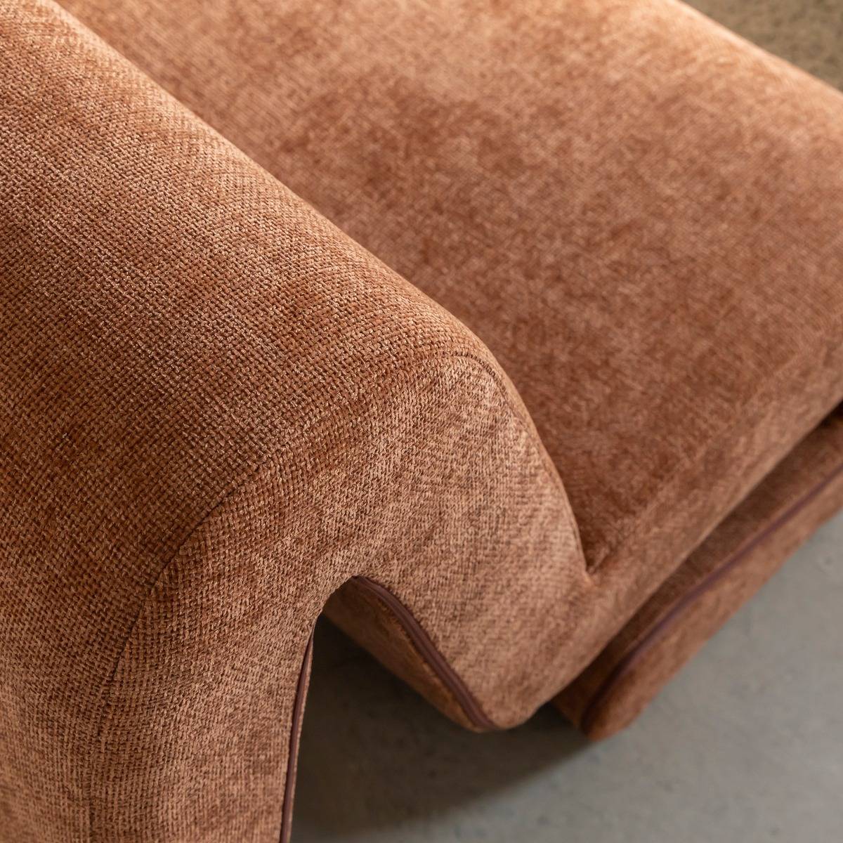 Fauteuil en tissu terracotta Ysera