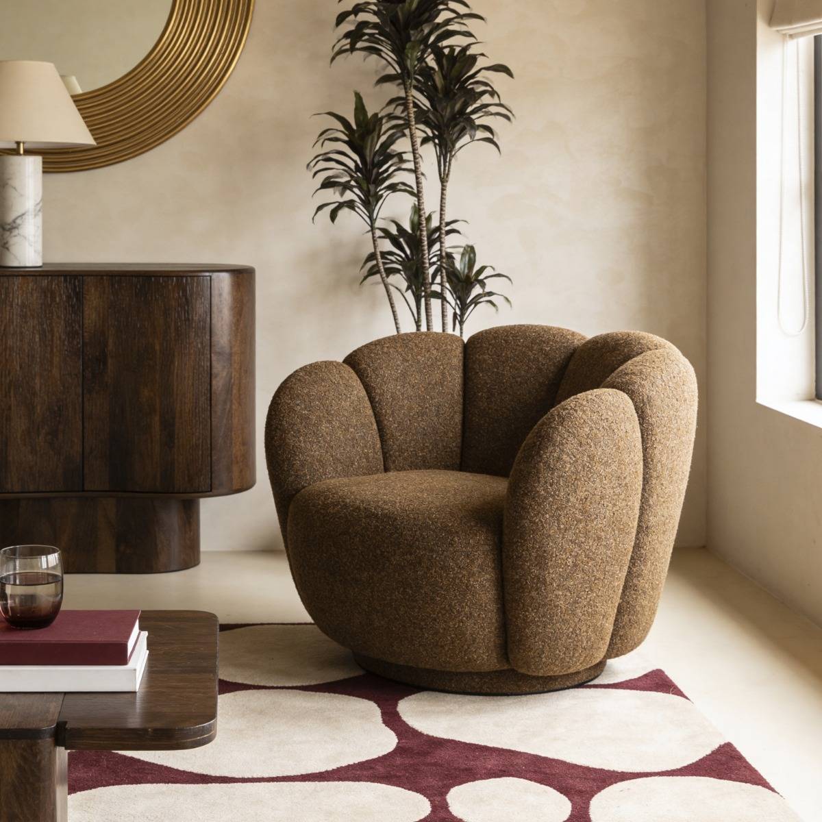 Fauteuil en tissu bouclette marron Margot
