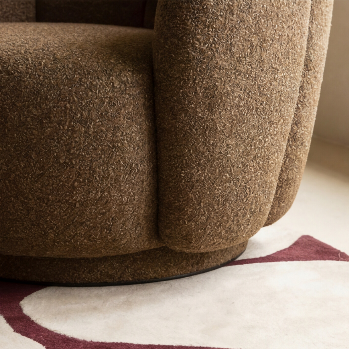 Fauteuil en tissu bouclette marron Margot