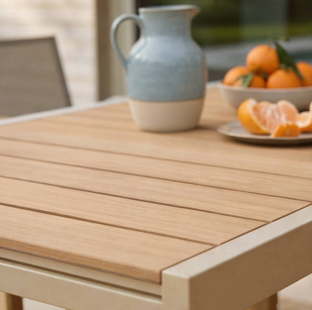 Table de jardin taupe en aluminium Ayden