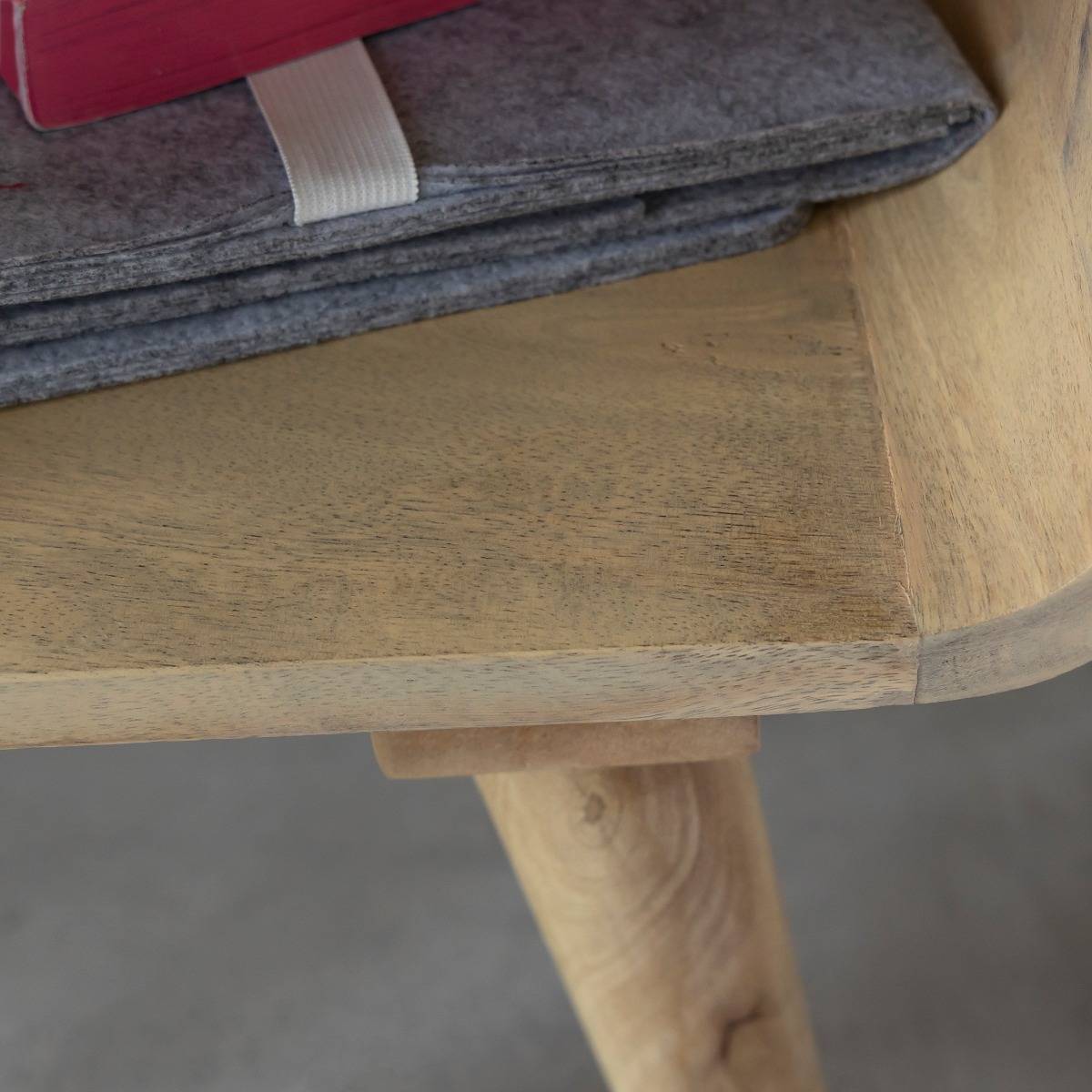 Table de chevet avec niche en bois de manguier Maëva