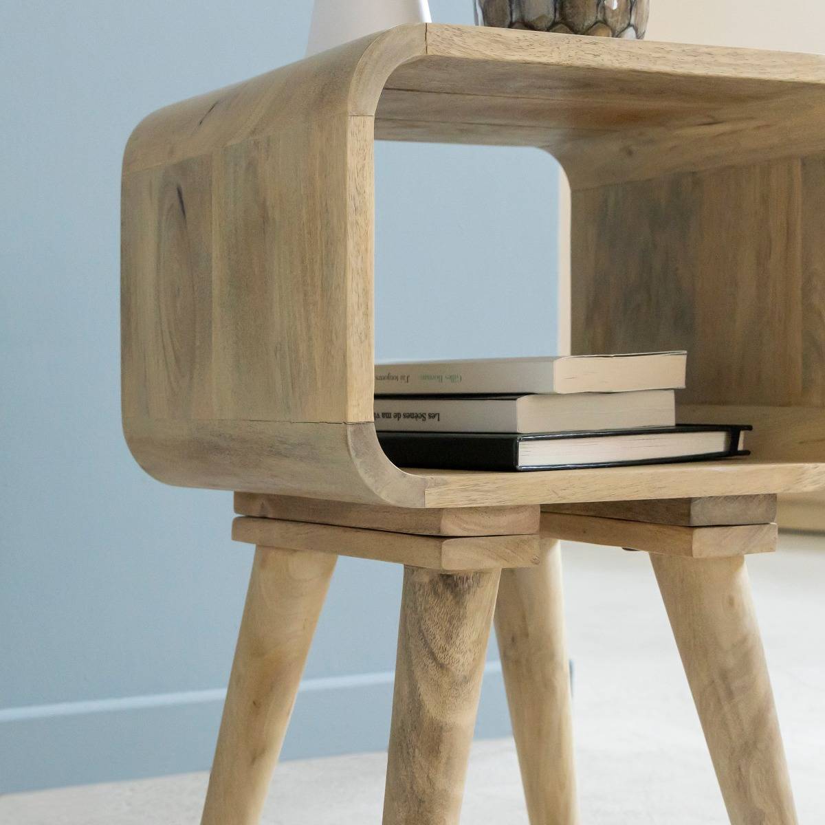 Bout de canapé avec niche en bois de manguier Maëva