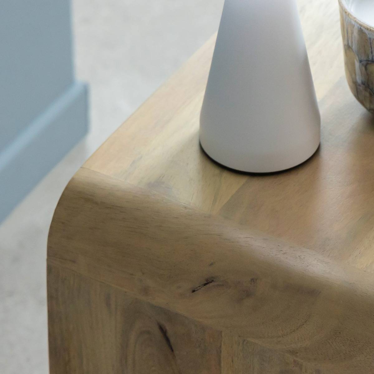 Bout de canapé avec niche en bois de manguier Maëva