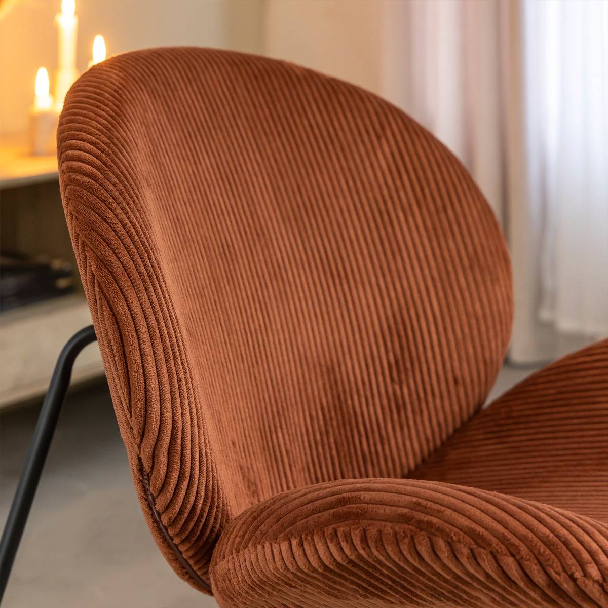 Fauteuil en velours terracotta Kanoa