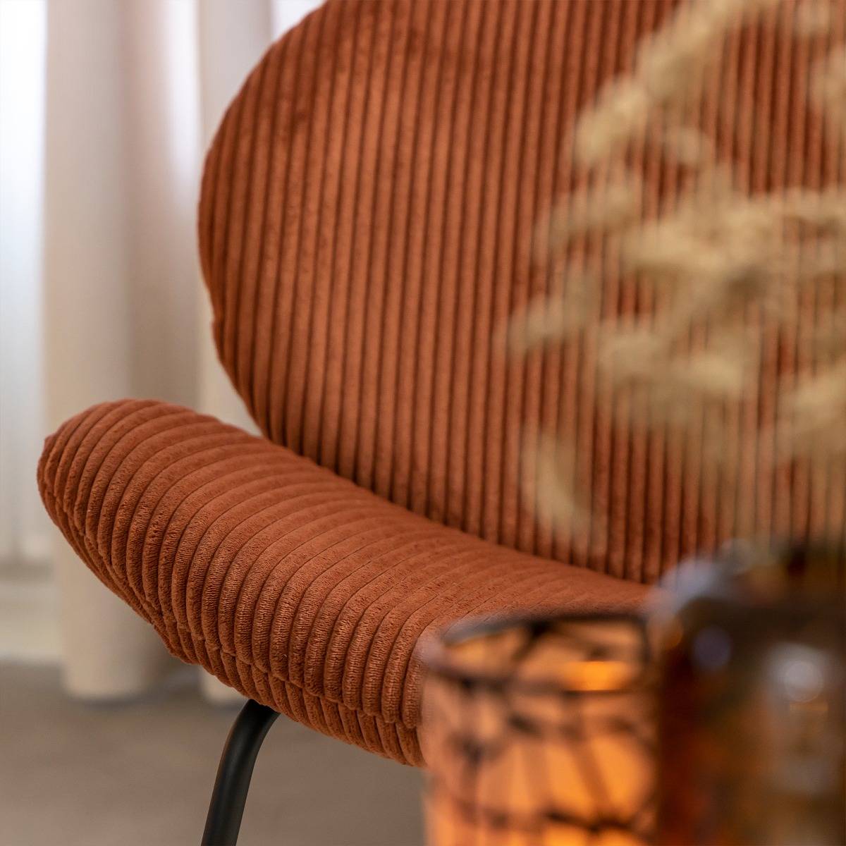 Fauteuil en velours terracotta Kanoa