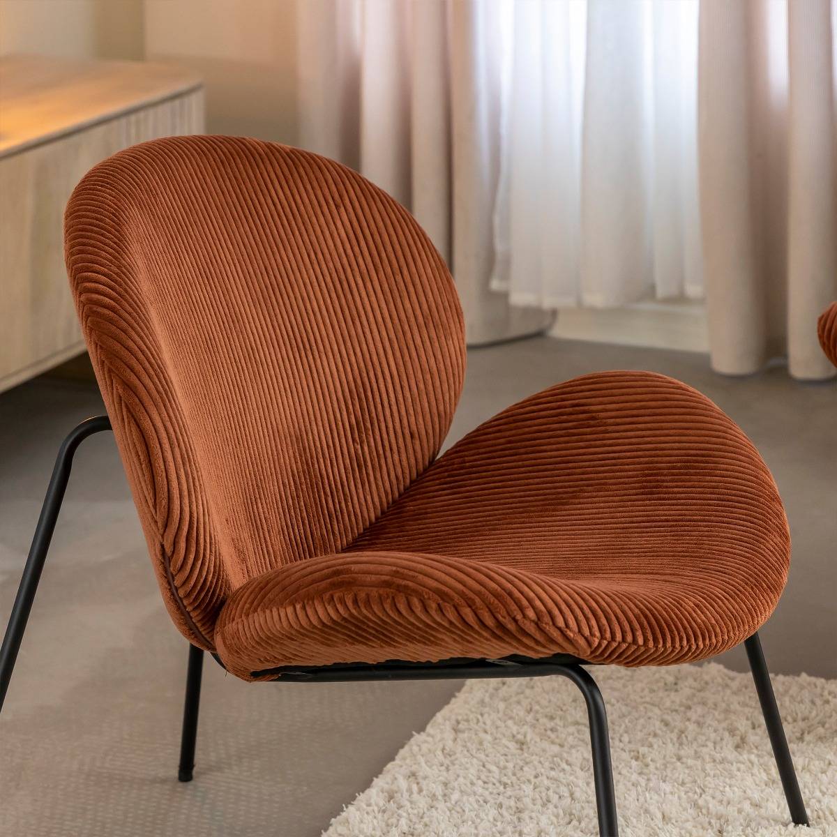 Fauteuil en velours terracotta Kanoa