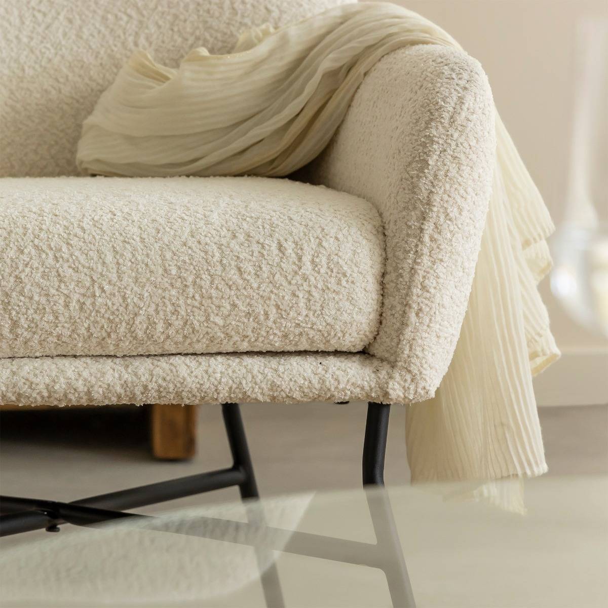 Fauteuil blanc en tissu bouclette Kanoa