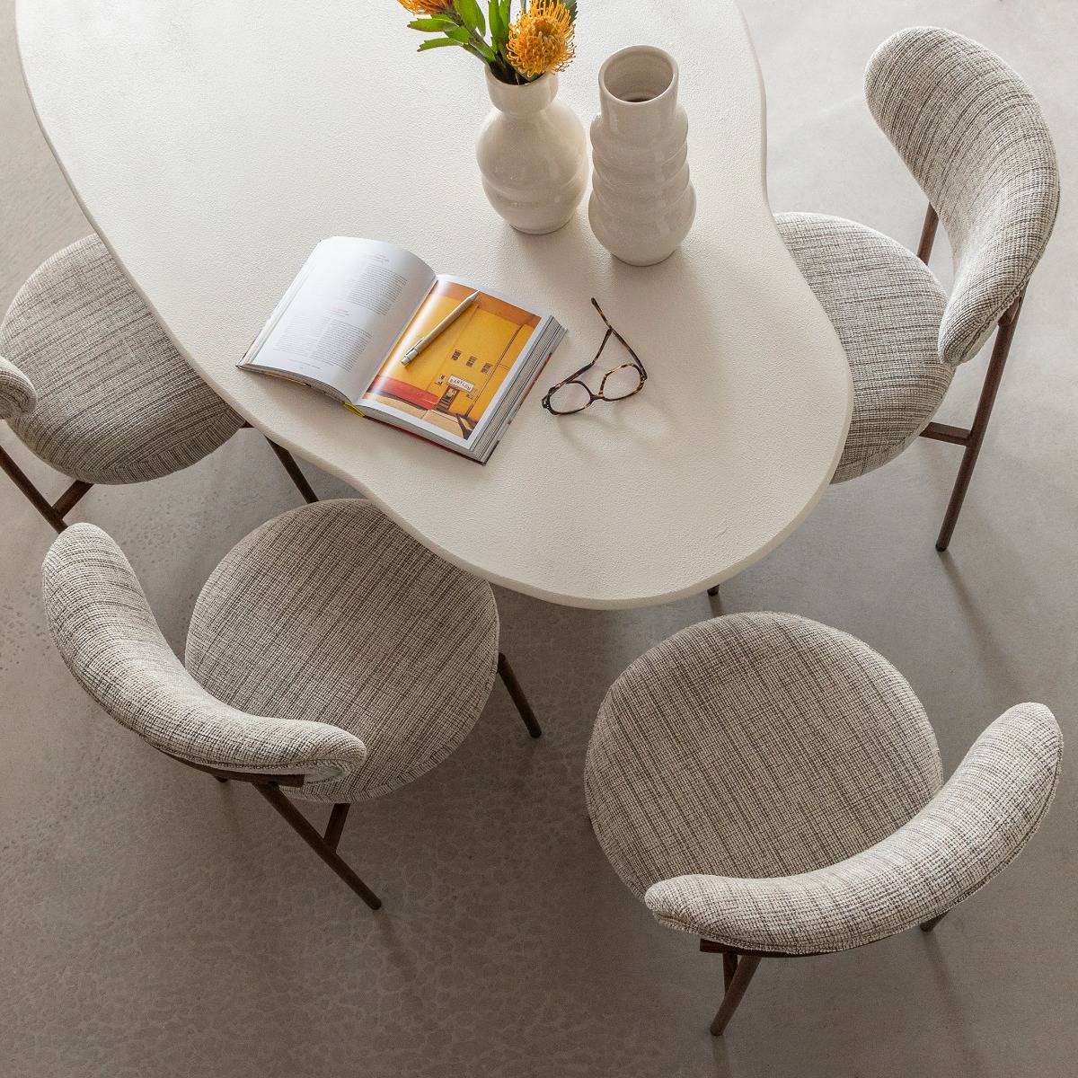 Table à manger nuage en bois effet béton blanc Thomas