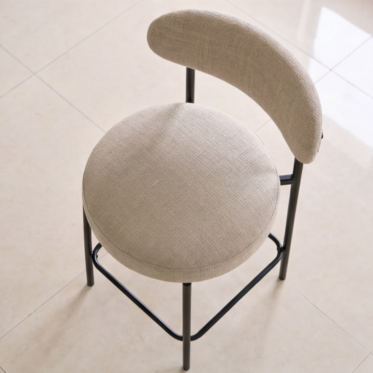 Tabouret de bar en tissu écru et pieds en métal noir Janis (lot de 2)