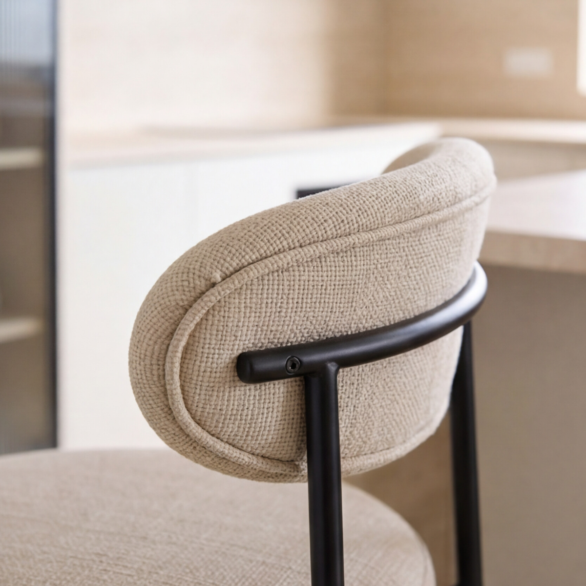 Tabouret de bar en tissu écru et pieds en métal noir Janis (lot de 2)